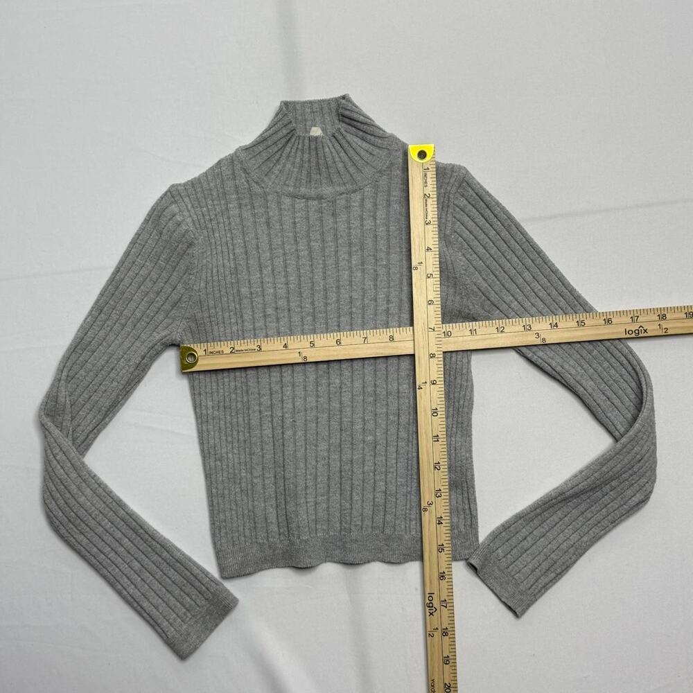 Urban Outfitters Size Small Grey Light Weight Top - Picture 4 of 4